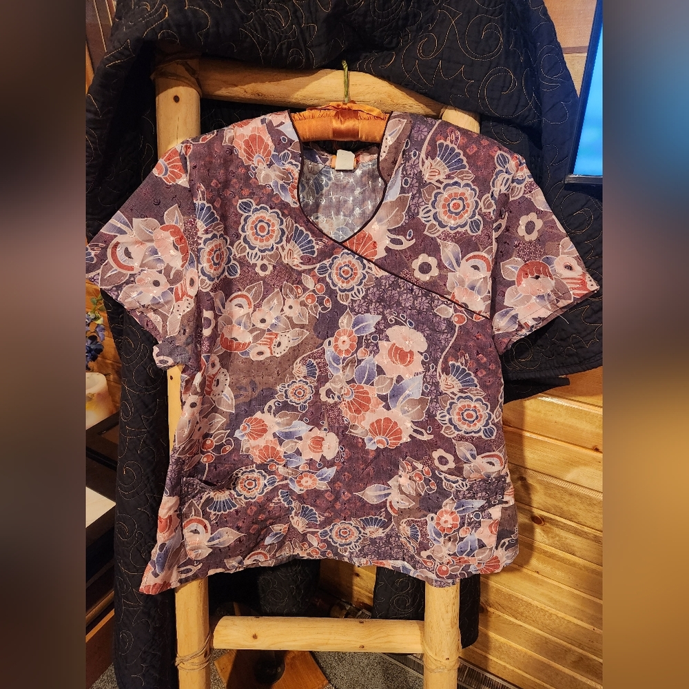 Women's scrub top